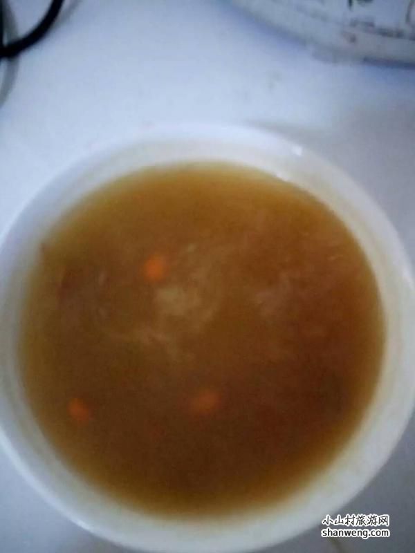 色香味俱全的虫草大补鸽子汤